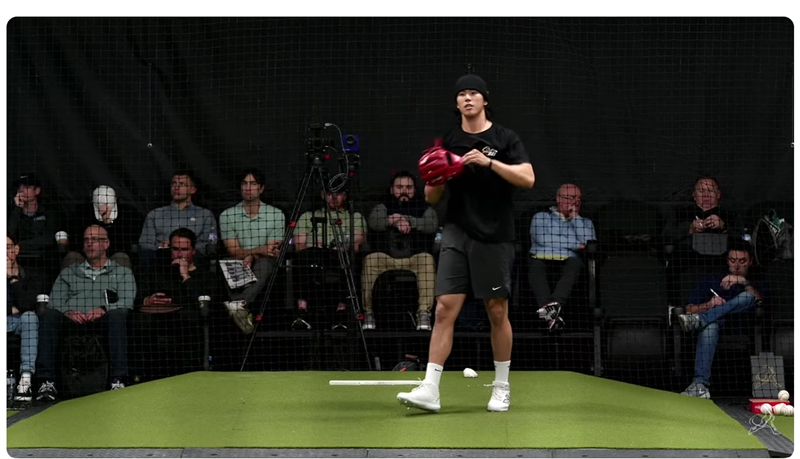 10일 미국 '트레드 애슬래틱' 유튜브 채널이 공개한 투수들의 피칭 영상에 등장한 전 KIA 타이거즈 투수 홍원빈. 사진 트레드 애슬레틱 유튜브 캡처