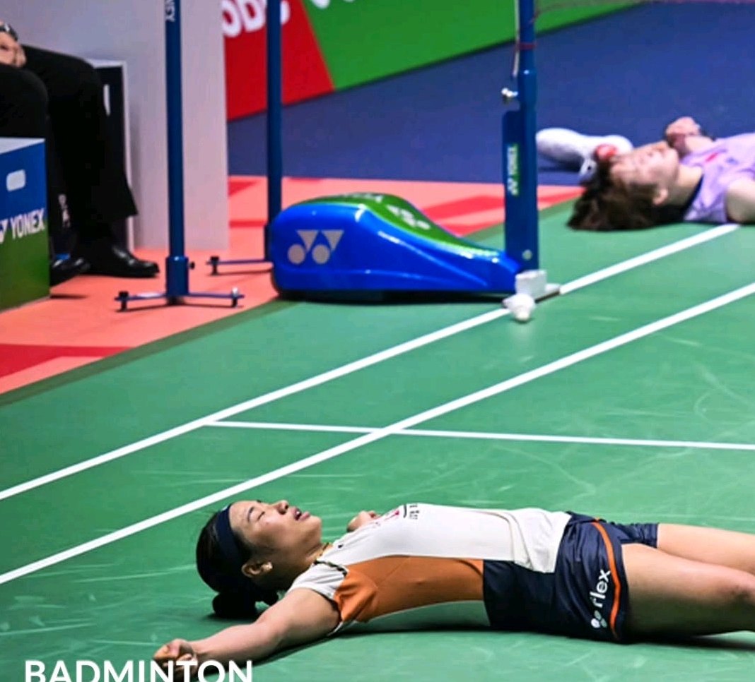 세계배드민턴연맹(BWF) 홈페이지는 9일 밤 천위페이의 말레이시아 오픈 여자단식 준결승 기권을 공식 발표했다. 안세영은 10일 오전 11시 말레이시아 쿠알라룸푸르의 악시아타 아레나에서 천위페이와 BWF 말레이시아 오픈(슈퍼 1000) 준결승을 치르기로 했으나 경기 자체가 사라졌다. 안세영은 하루를 푹 쉰 뒤 11일 세계랭킹 2위 왕즈이와 2년 연속 결승에서 격돌한다. 안세영은 자신의 소셜미디어(SNS)를 통해 '천위페이 선수, 부상 때문에 경기를 기권하게 됐다는 소식을 들어 너무 아쉽습니다. 저와 그리고 팬분들 모두 선수와의 경기를 무척 고대하고 있었기에 더 속상하게 느껴집니다'라면서 '하지만 무엇보다도 회복이 우선이죠'라고 했다. 대한배드민턴협회