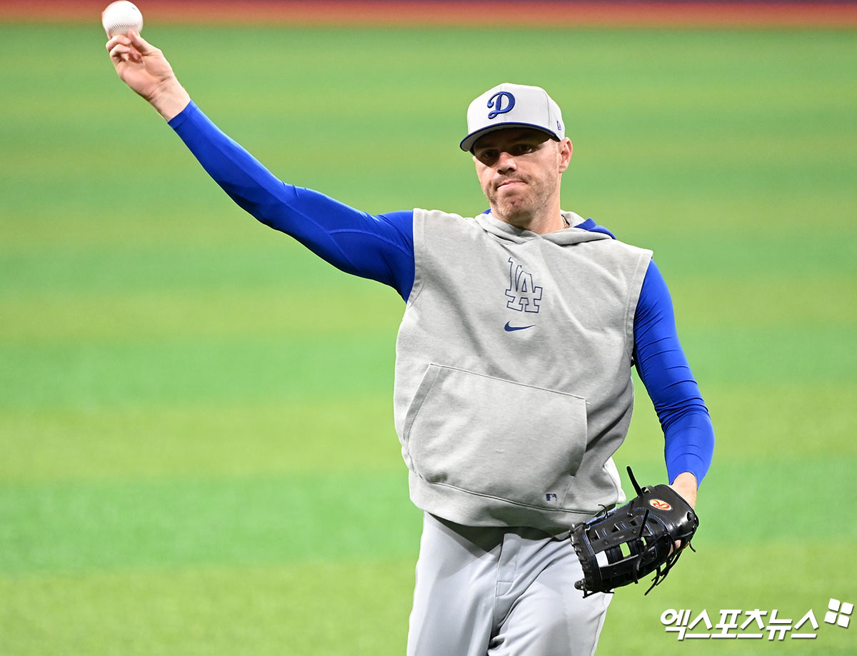 16일 오후 서울 구로구 고척스카이돔에서 '2024 메이저리그 월드투어 서울 시리즈' LA 다저스 공식 훈련이 진행됐다.  LA 다저스 프레드 프리먼이 훈련에 임하고 있다. 엑스포츠뉴스 DB