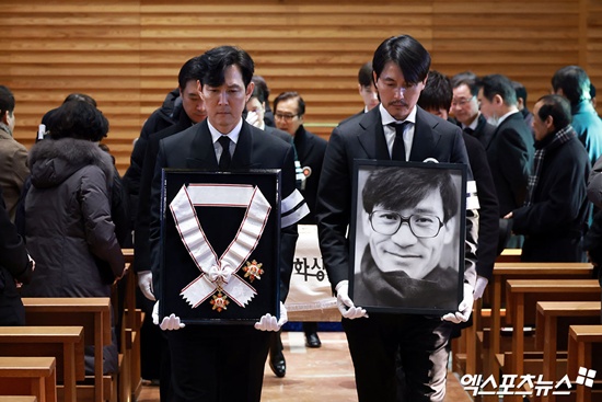 배우 故안성기 영결식