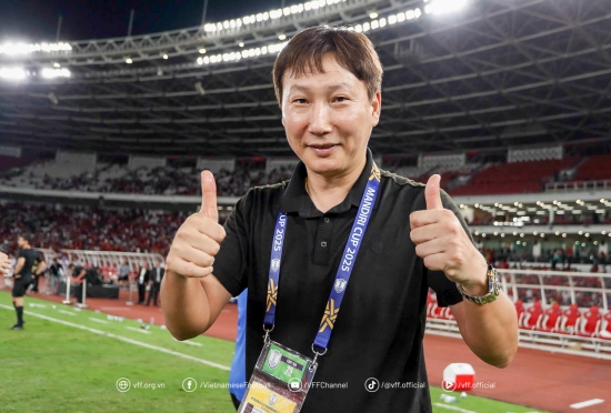 김상식 감독이 이끄는 베트남 23세 이하(U-23) 축구대표팀이 파죽의 14연승을 질주하며 아시아 축구계를 경악하게 만들었다. 개최국 사우디아라비아까지 잠재우며 U-23 아시안컵 조별리그를 전승으로 통과하는 '김상식 매직'을 선보이며 베트남 현지를 깜짝 놀라게 했다. 베트남축구협회