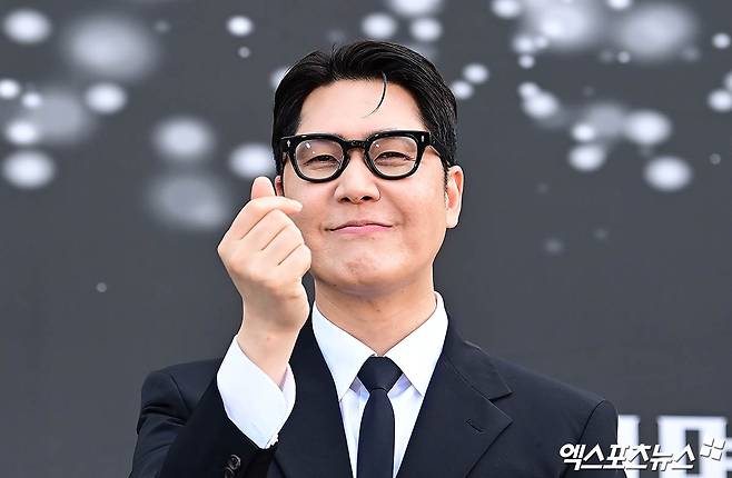 가수 정준일이 지난해 4월 오케스트라 콘서트 ‘THE LIGHT’ 이후 약 1년 만에 단독 콘서트를 열고 관객들과 만난다.