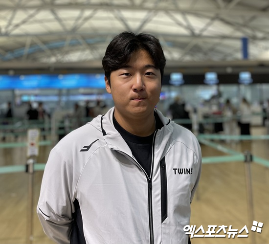 송승기는 23일 인천국제공항을 통해 1차 스프링캠프지인 미국으로 출국했다. 출국 전 송승기가 취재진과 인터뷰에 응하고 있다. 인천공항, 김유민 기자