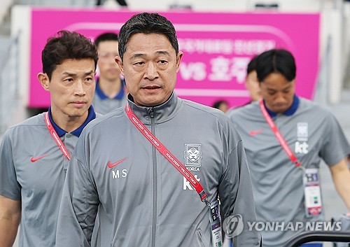 이민성 감독이 이끄는 대한민국 23세 이하(U-23) 축구 국가대표팀은 24일(한국시간) 사우디아라비아 제다의 킹 압둘라 스포츠 시티 홀 스타디움에서 열린 베트남과의 2026 아시아축구연맹(AFC) U-23 아시안컵 3·4위전에서 2-2로 비긴 뒤 승부차기에서 6-7로 패했다. 한국이 U-23 대표팀 간 경기에서 베트남에 패한 건 이번이 처음이다. 사진 대한축구협회