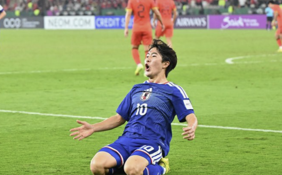 오이와 고 감독이 이끄는 일본 U-23 축구대표팀은 25일 사우디아라비아 제다의 프린스 압둘라 알 파이살 스포츠시티 스타디움에서 열린 2026 AFC U-23 아시안컵 결승 중국과의 경기에서 전반과 후반에 각각 2골씩 몰아쳐 4-0 대승을 일궈냈다. 이날 승리로 일본은 지난 2016년 2회 대회, 지난 2024년 6회 대회에 이어 U-23 아시안컵 통산 세 번째 정상에 올랐다. 특히 이번 우승은 대회 규정대로 2003년 1월1일 이후 출생자인 U-23 대표팀이 아니라 2028 LA 올림픽을 미리 겨냥한 21세 이하(U-21) 대표팀이 출전한 가운데 일궈낸 것이어서 더욱 뜻깊게 됐다. 일본은 두 살 어린 선수들을 데리고 6경기에서 무려 16골을 몰아치는 엄청난 화력을 뽐냈다. AFC