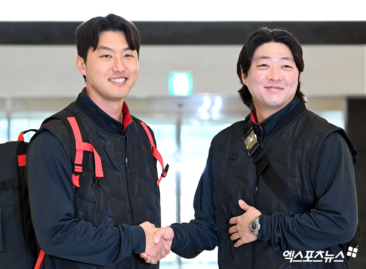 KIA 타이거즈가 23일 오후 일본 아마미오시마에서 진행되는 스프링캠프를 위해 김포국제공항을 통해 일본으로 출국했다.  홍건희, 김범수가 출국을 준비하고 있다. 엑스포츠뉴스 DB