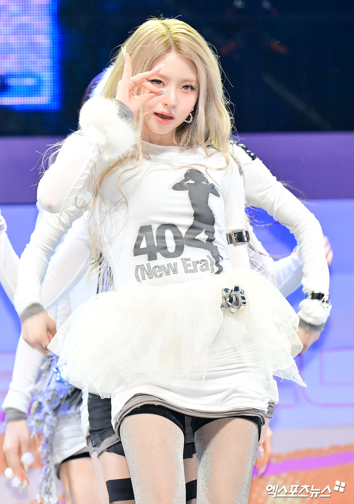 키키 하음이 멋진 공연을 선보이고 있다.