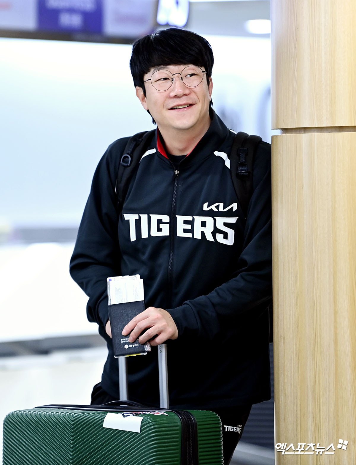 KIA 타이거즈가 23일 오후 일본 아마미오시마에서 진행되는 스프링캠프를 위해 김포국제공항을 통해 일본으로 출국했다.  양현종이 출국을 준비하고 있다. 엑스포츠뉴스 DB