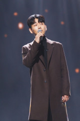 '학폭·상해 전과' 황영웅, 침묵 깨고 생활기록부 공개…"숨지 않고 진실 밝힐 것" [엑's 이슈]