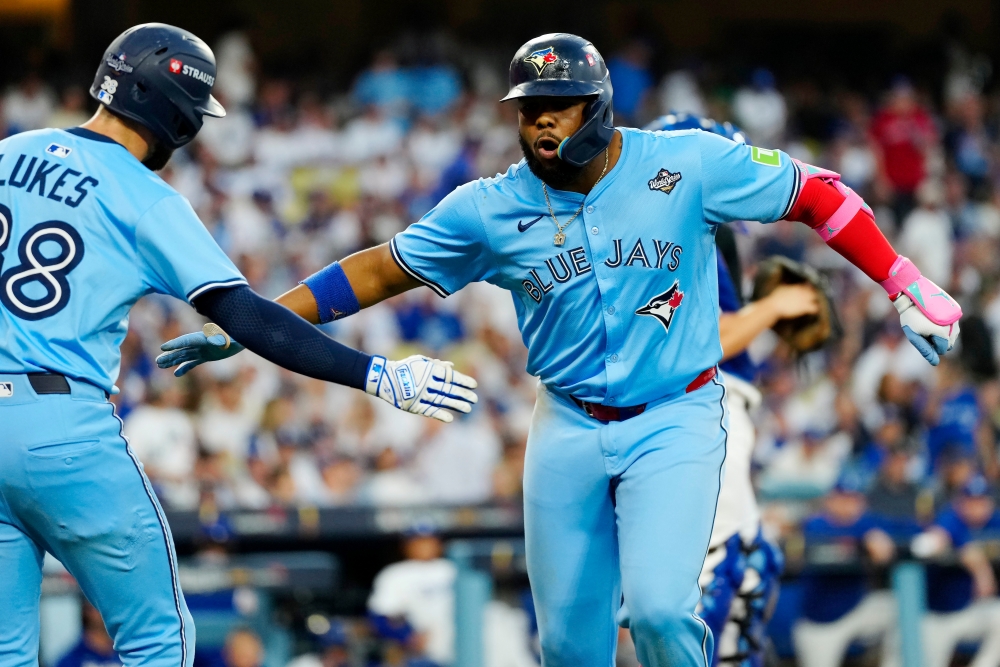 미국 메이저리그(MLB) 토론토 블루제이스의 핵심 야수 블라디미르 게레로 주니어가 2026 월드베이스볼클래식(WBC) 출전을 확정했다. 지난 2023 WBC 도미니카공화국 대표팀에 발탁됐지만, MLB 시범경기를 치르다가 무릎 부상을 당하면서 대회에 참가하지 못했다. 연합뉴스