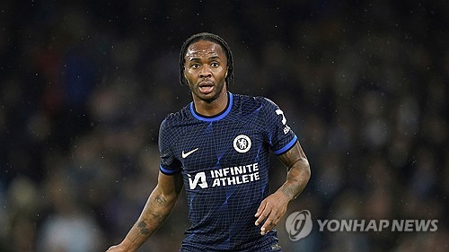 한때 손흥민(LAFC)과 함께 잉글리시 프리미어리그(EPL)를 호령했던 특급 윙어 라힘 스털링이 소속팀서 방출되는 수모를 당했다. 소속팀 첼시와 계약 기간을 끝까지 채우지 못한 채 사실상 방출 수순인 '계약 해지'로 동행을 마쳤다. 연합뉴스