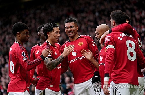 구단 레전드 마이클 캐릭을 임시 감독으로 앉힌 맨체스터 유나이티드가 올드 트래퍼드를 열광의 도가니로 만들었다. 후반 추가시간에 터진 베냐민 세슈코의 결승골에 힘입어 풀럼을 꺾고 파죽의 리그 3연승을 질주했다. 3연승을 달린 맨유는 후벵 아모림 전 감독 체제에서 기록했던 최다 연승 기록과 타이를 이뤘다. 연합뉴스