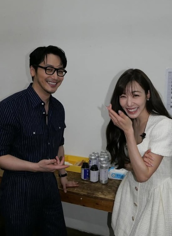 티파니, 변요한