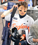 손아섭, 88일 장기 협상 끝은 '1년 1억' 백의종군…그래도 하주석 '성공적 선례' 있어→시즌엔 어떻게 될지 모른다