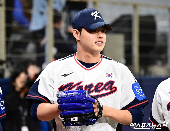지난 4일 불펜 피칭 준비 도중 어깨 통증을 느낀 한화 이글스 문동주가 6일 귀국해 다음 날 병원 정밀 검진을 받을 예정이다. 그는 이번 어깨 부상으로 2026 월드베이스볼클래식(WBC) 대표팀 합류가 불발됐다. 엑스포츠뉴스 DB