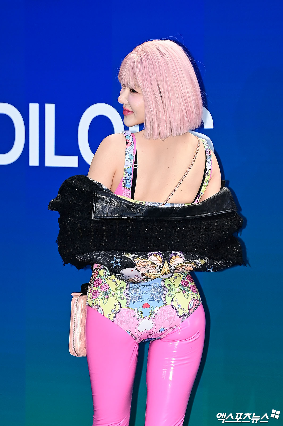 완벽한 뒤태 자랑