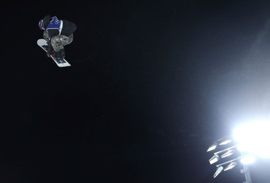 유승은(성복고)은 10일(한국시간) 이탈리아 리비뇨 스노우 파크에서 열린 2026 밀라노·코르티나담페초 동계올림픽 스노보드 여자 빅에어 결선에서 171.00점을 받아 3위에 올랐다. 한국 여자 스노보드 최초로 빅에어 종목에 출전한 유승은은 최초 입상까지 성공했다. 한국 여자 선수가 올림픽 설상 종목에서 메달을 따낸 건 이번이 처음이며, 김상겸의 스노보드 남자 평행대회전 은메달에 이어 유승은의 동메달로 한국은 처음으로 동계올림픽 단일 대회 설상 종목에서 복수의 메달을 따냈다. 연합뉴스