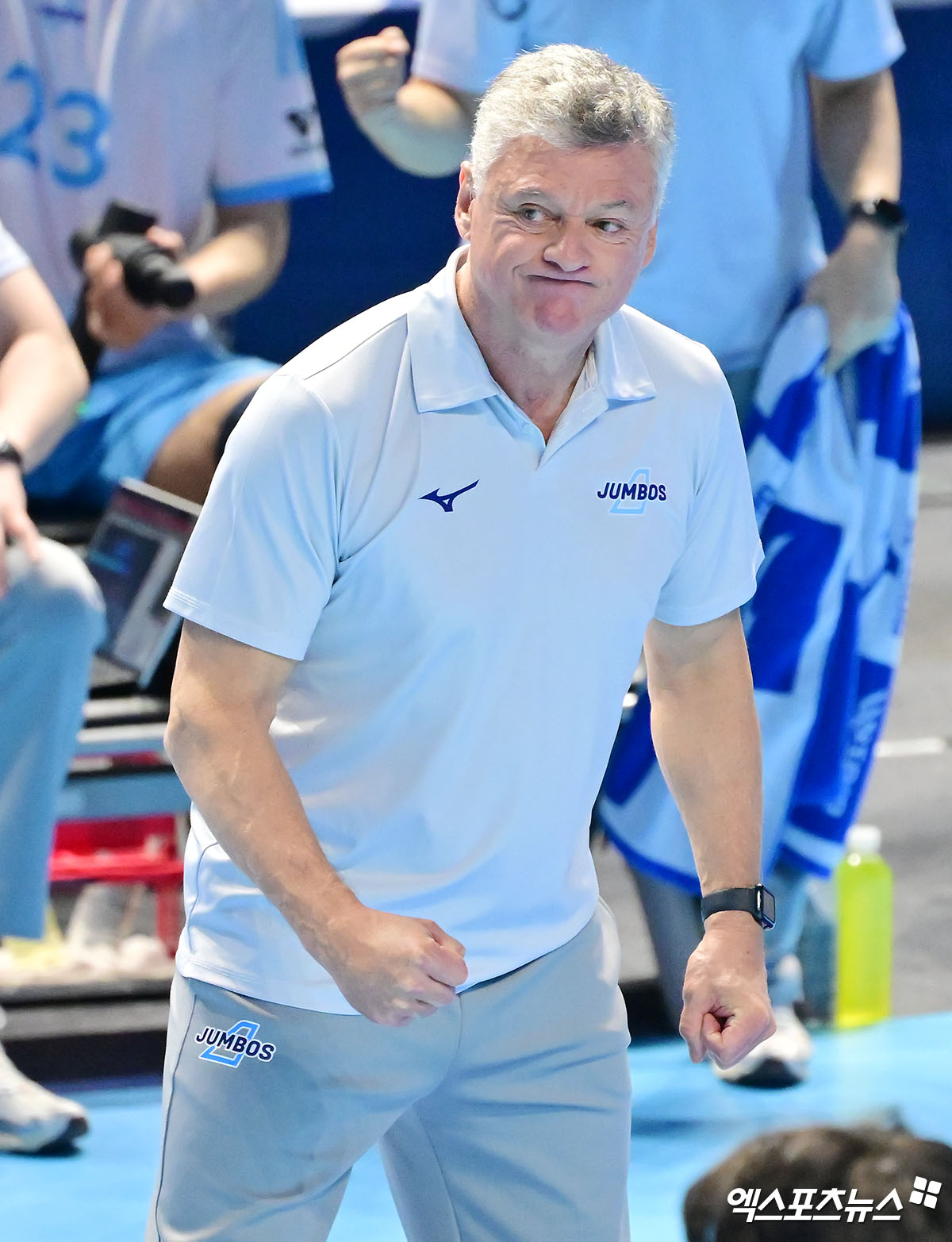 헤난 달 조토 감독이 이끄는 남자 프로배구 대한항공이 10일 인천 계양체육관에서 열린 진에어 2025-2026 V리그 홈 경기에서 역전패를 당했다. 사진 김한준 기자