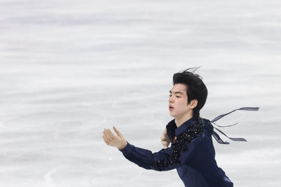 대한민국 남자 피겨 간판 차준환(서울시청)은 10일(현지시간) 이탈리아 밀라노 아이스 스케이팅 스타디움에서 열린 2026 밀라노·코르티나담페초 동계올림픽 피겨스케이팅 남자 싱글 쇼트프로그램에 출전해 기술점수(TES) 50.08점, 예술점수(PCS) 42.64점, 합계 92.72점을 받아 29명 중 6위에 올랐다. 이날 차준환은 2025-2026시즌 쇼트프로그램 베스트 기록을 작성했고 상위 24인 안에 들면서 프리스케이팅 출전권을 얻었다. 연합뉴스 