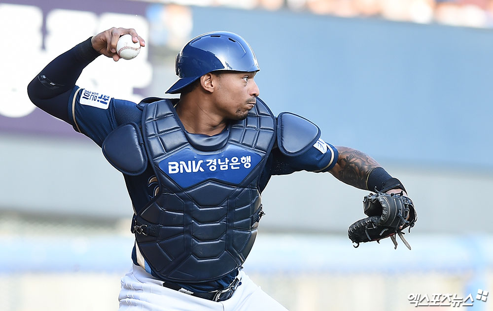 삼성 라이온즈 외국인 투수 아리엘 후라도가 2026 월드베이스볼클래식(WBC) 파나마 대표팀 훈련에 합류했다. 같은 날엔 과거 NC 다이노스에서 잠시 몸담았던 크리스티안 베탄코트도 참여해 1루 수비 훈련을 소화했다. 엑스포츠뉴스 DB