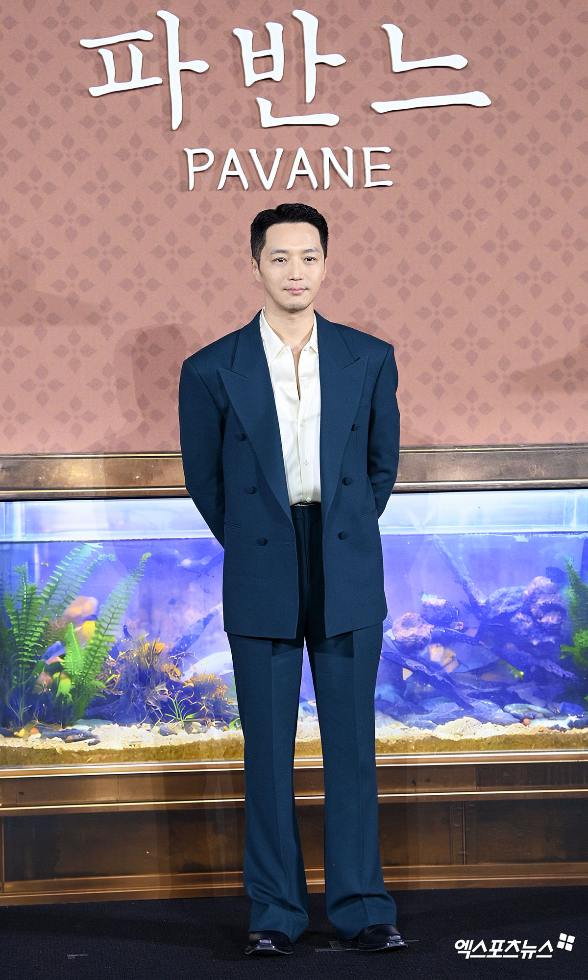 몰라보게 슬림해진 슈트핏