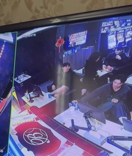 롯데 자이언츠 선수들의 불법 도박장 방문 및 성추행 의혹에 대만 현지 경찰이 조사에 착수했다. 조사 결과 선수 한 명의 성추행은 없던 것으로 밝혀졌다. 대만 매체 'ET 투데이'는 '타이난시 경찰 제6분국은 별도의 신고 없이 온라인 정보를 접한 뒤 자발적 조사에 나섰다. 그 결과 CCTV에 나온 사건 당사자는 성추행을 당하지 않았다고 부인했고, 고소 의사도 없다고 전달했다'고 보도했다. 온라인 커뮤니티 캡처