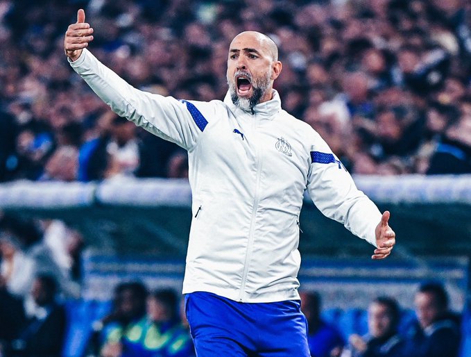 토트넘 홋스퍼가 크로아티아 출신 지도자 이고르 투도르 감독 선임을 알렸다. 토마스 프랭크 감독 사임을 발표한 지 3일 만이다. 토트넘은 14일 구단 공식 채널을 통해 '이고르 투도르를 시즌 종료 시점까지 남자 1군 헤드코치로 선임했음을 기쁘게 확인한다'고 발표했다. 구단은 선임 배경에 대해 '경기력 향상, 결과 창출, 그리고 프리미어리그 순위 상승이라는 명확한 목표를 갖고 합류한다. 조직력, 강도, 경쟁력을 팀에 불어넣는 것이 그의 임무'라고 설명했다. 하지만 투도르 감독이 프리미어리그에서 단 한 경기도 지휘봉을 잡은 적이 없어 구단 안팎에서 걱정이 크다. 연합뉴스