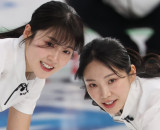 '전세계 주목' 韓 컬링 미녀, 中 두손두발 들었다!…"첫 올림픽 金메달 다가선 것 같아"→우승 가능성 거론