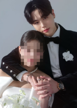 '미성년 교제 해명' 영제이, ♥05년생 예비신부와 결혼 D-4…웨딩화보 공개 [★해시태그]