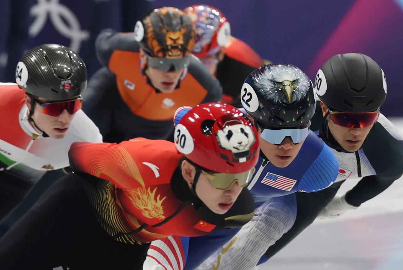 중국 쇼트트랙 대표팀 린샤오쥔은 19일 이탈리아 밀라노 아이스스케이팅 아레나에서 열린 2026 밀라노·코르티나담페초 동계올림픽 남자 쇼트트랙 500ｍ 준준결승 3조에서 40초638의 기록으로 4위에 그치면서 준결승 진출에 실패했다. 이로써 린샤오쥔은 이번 대회를 '노메달'로 마무리했다. 연합뉴스