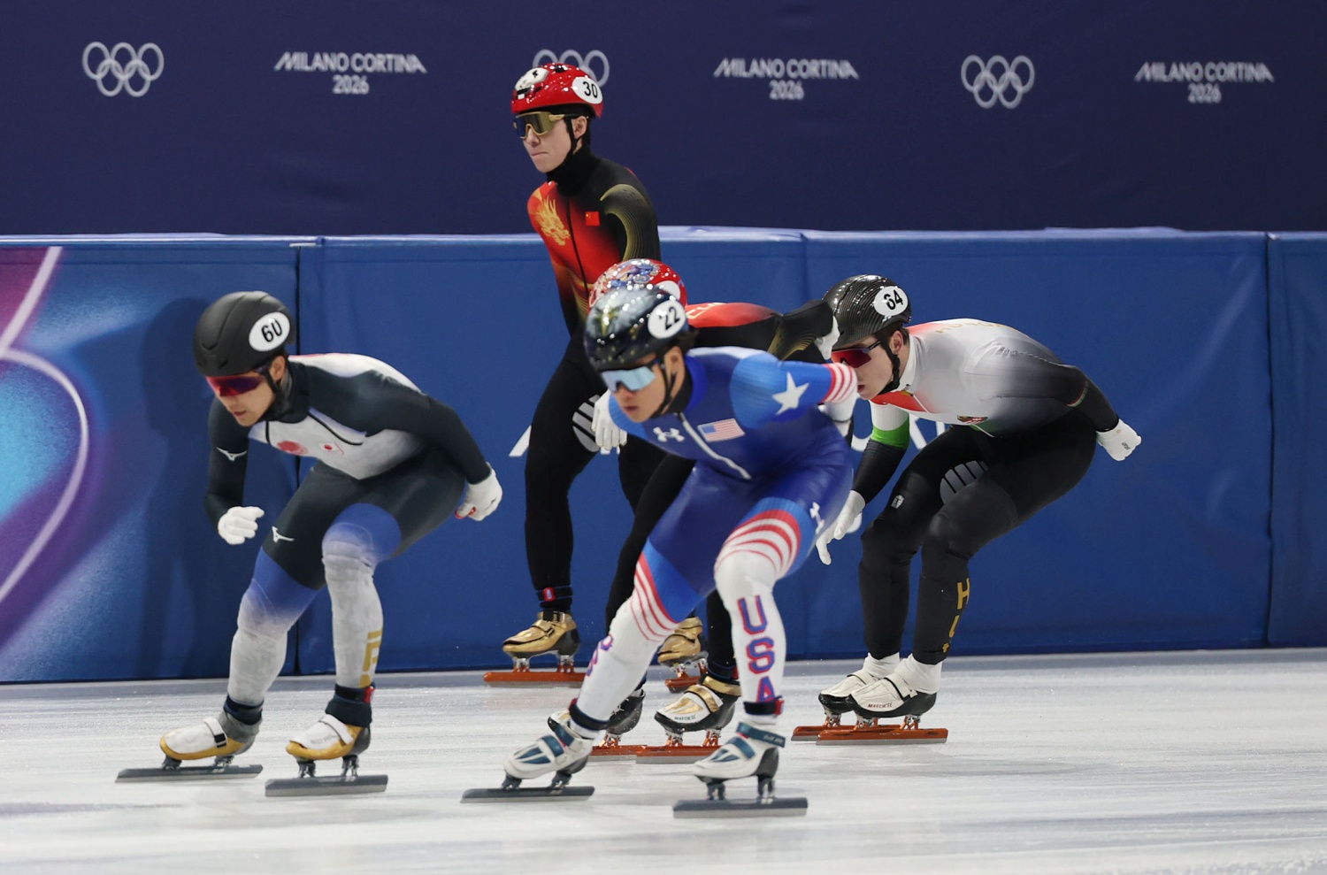 중국 쇼트트랙 대표팀 린샤오쥔은 19일 이탈리아 밀라노 아이스스케이팅 아레나에서 열린 2026 밀라노·코르티나담페초 동계올림픽 남자 쇼트트랙 500ｍ 준준결승 3조에서 40초638의 기록으로 4위에 그치면서 준결승 진출에 실패했다. 이로써 린샤오쥔은 이번 대회를 '노메달'로 마무리했다. 연합뉴스