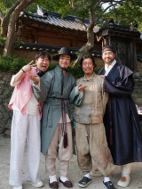 장항준, '왕사남' 흥행 예상했나…활짝 웃는 얼굴, 안재홍이 현장 공개했다 [★해시태그] 