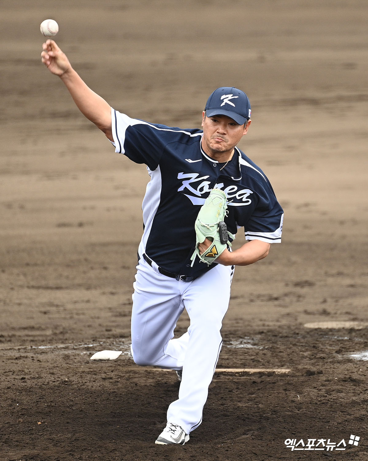 20일 일본 오키나와 온나손의 아카마 구장에서 열린 WBC 대표팀과 삼성 라이온즈의 연습경기에서 대표팀 우완 노경은이 1이닝 1실점을 기록했다. 사진 고아라 기자