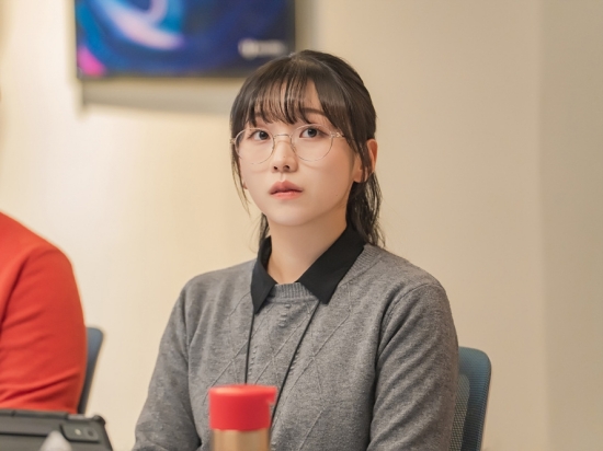 ‘러브포비아’ 황하정이 존재감을 드러냈다.