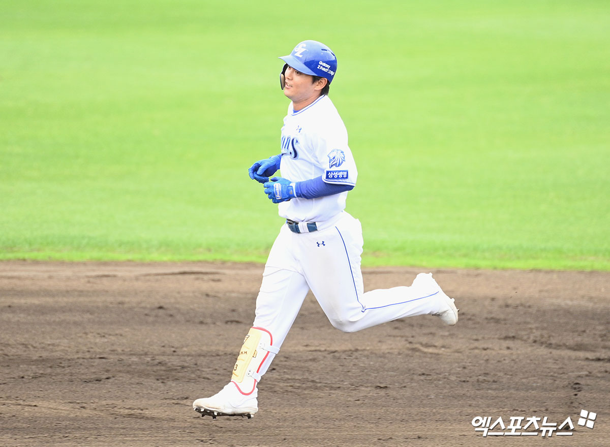 삼성 라이온즈 내야수 양우현이 20일 일본 오키나와 온나손의 아카마 구장에서 열린 2026 월드베이스볼클래식(WBC) 국가대표팀과의 연습경기에서 4회말 정우주를 상대로 역전 3점 홈런을 기록했다. 사진 고아라 기자