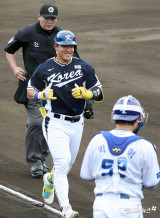 안현민 '첫 연습경기, 솔로포 쾅!'[포토]