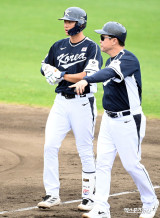 김주원 '안타 출루'[포토]