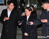 박나래 '두 손 꼭 잡은채'[포토]