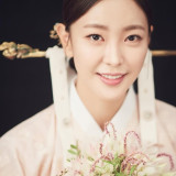 '결혼 3년 만에 이혼' 고원희, 파경 전 한복 화보 공개 [★해시태그]