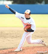 대표팀 상대하는 박재규의 역투[포토]