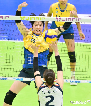 김희진 ‘다이렉트 공격’[포토]