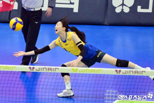 김다인 ‘몸 날리며’[포토]