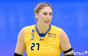 카리 ‘나에게 공격 맡겨’[포토]