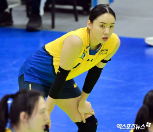 이예림 ‘날카로운 눈빛’[포토]