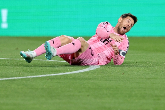 메시 침묵, 손흥민 폭발!… 7만5673명 대관중, '손메대첩' SON 압승 지켜봤다→쏘니 결승포 AS 폭발+LAFC 3-0 완승