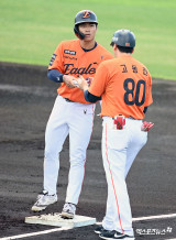 오재원 '지바 롯데 선발 상대로 안타'[포토]