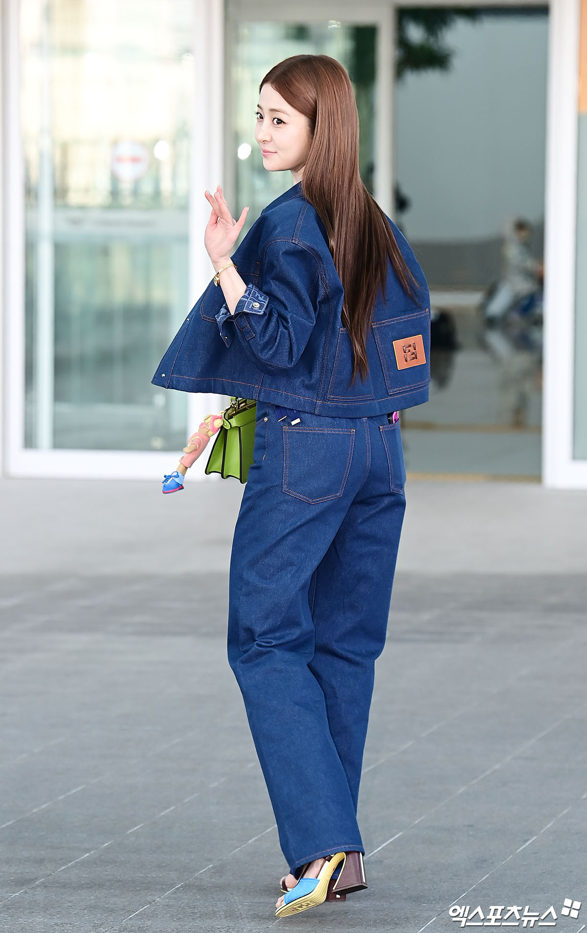 완벽한 뒤태 자랑