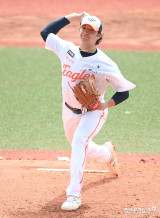 국대 상대하는 한화 화이트[포토]