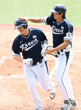 구자욱 '잘한다 노시환'[포토]