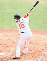 하주석 '동점 2타점 적시타'[포토]